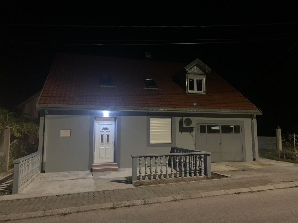 Apartmani Vucinic Cetinje Buitenkant foto